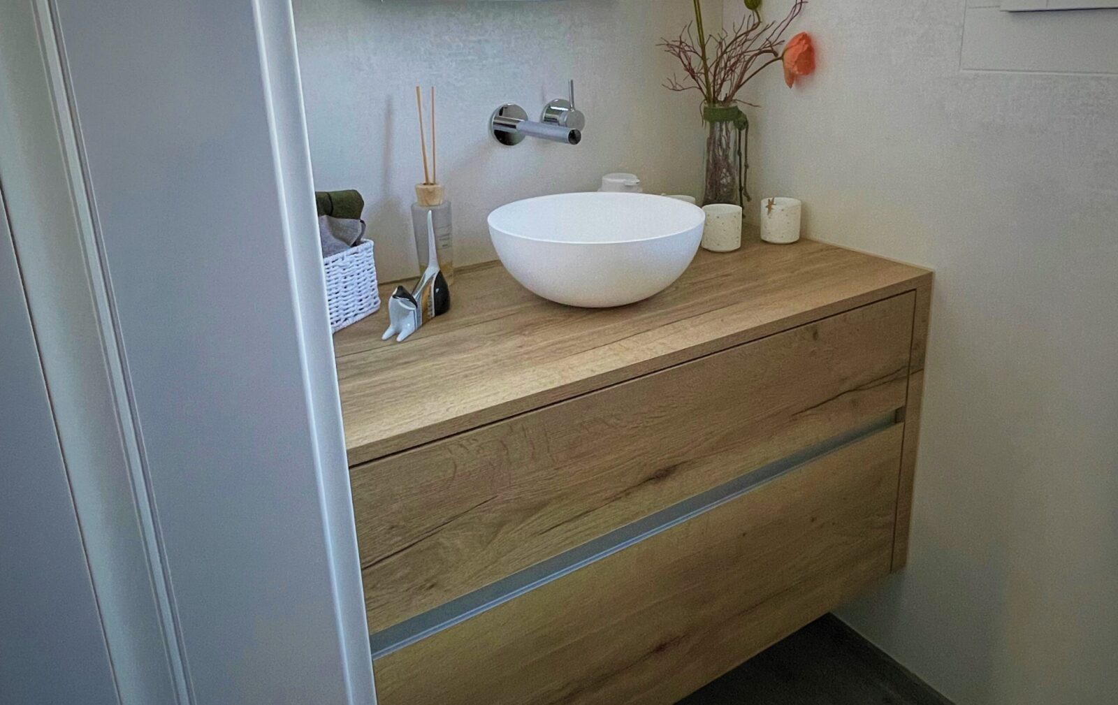 Modernes Badezimmer-Möbel